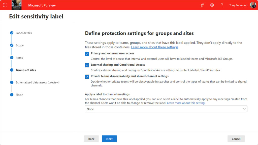 Configuring Teams discoverability in sensitivity label settings.